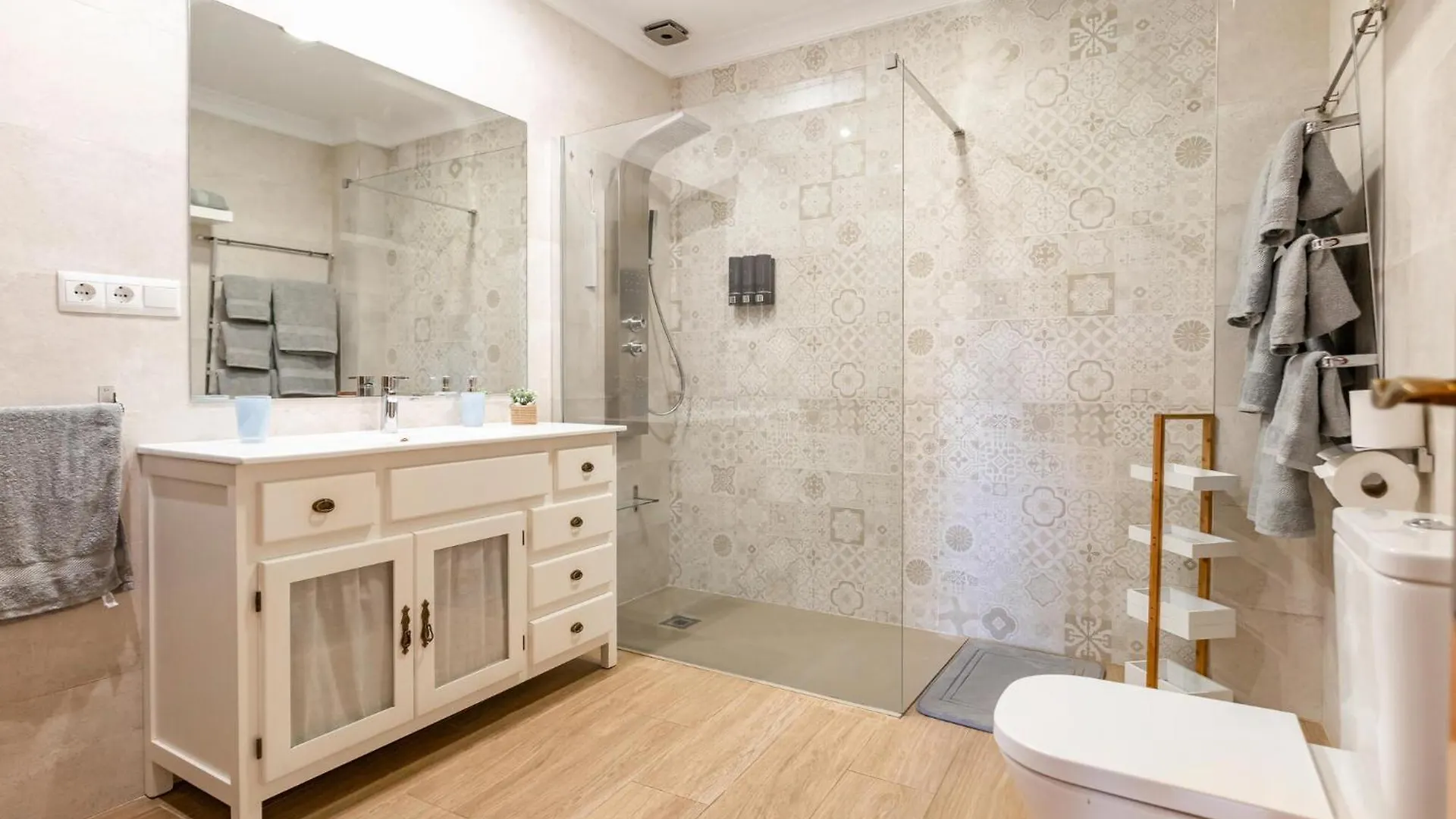 Gorgeous Home In Trapiche With Swimming Pool Holiday home Trapiche (Malaga)